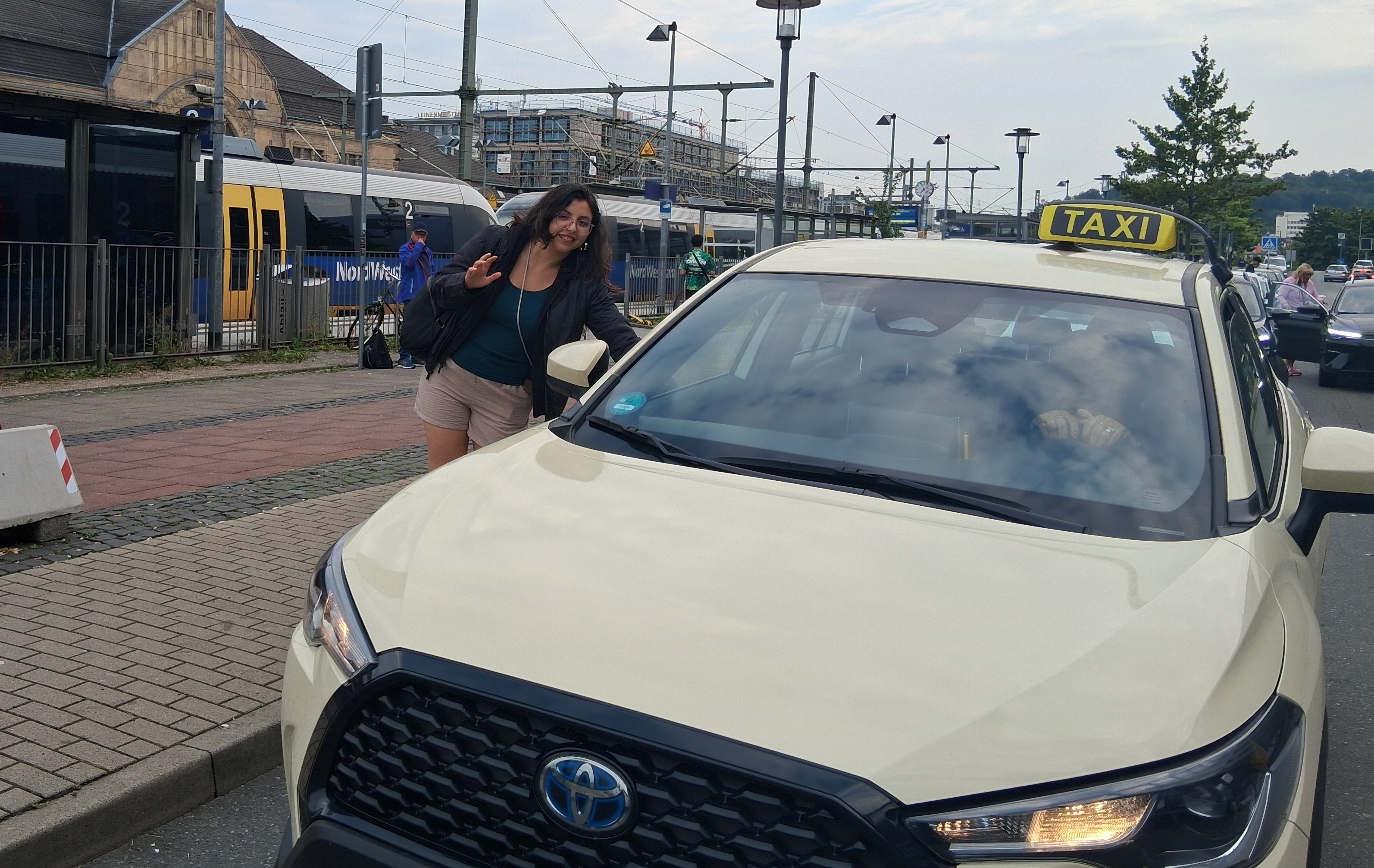 Symbolbild für eine Taxifahrt in der Stadt